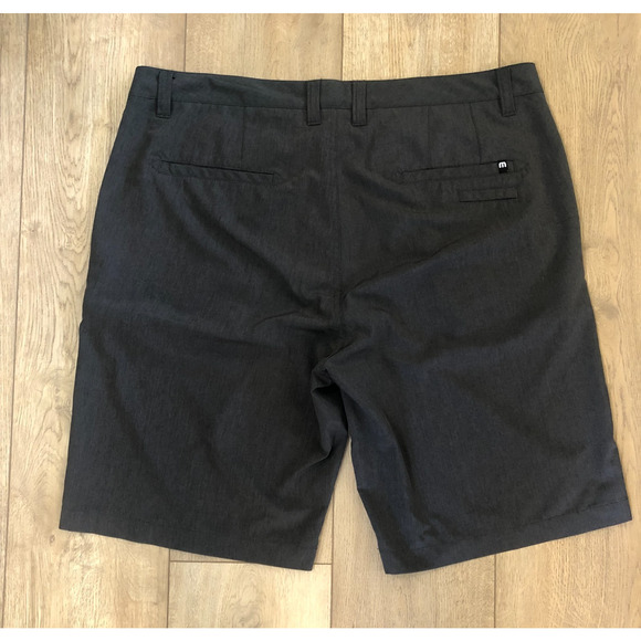 Travis Mathew Shorts Mens 40 Black Hybrid Golf Casual Preppy Performance Logo - Picture 2 of 6